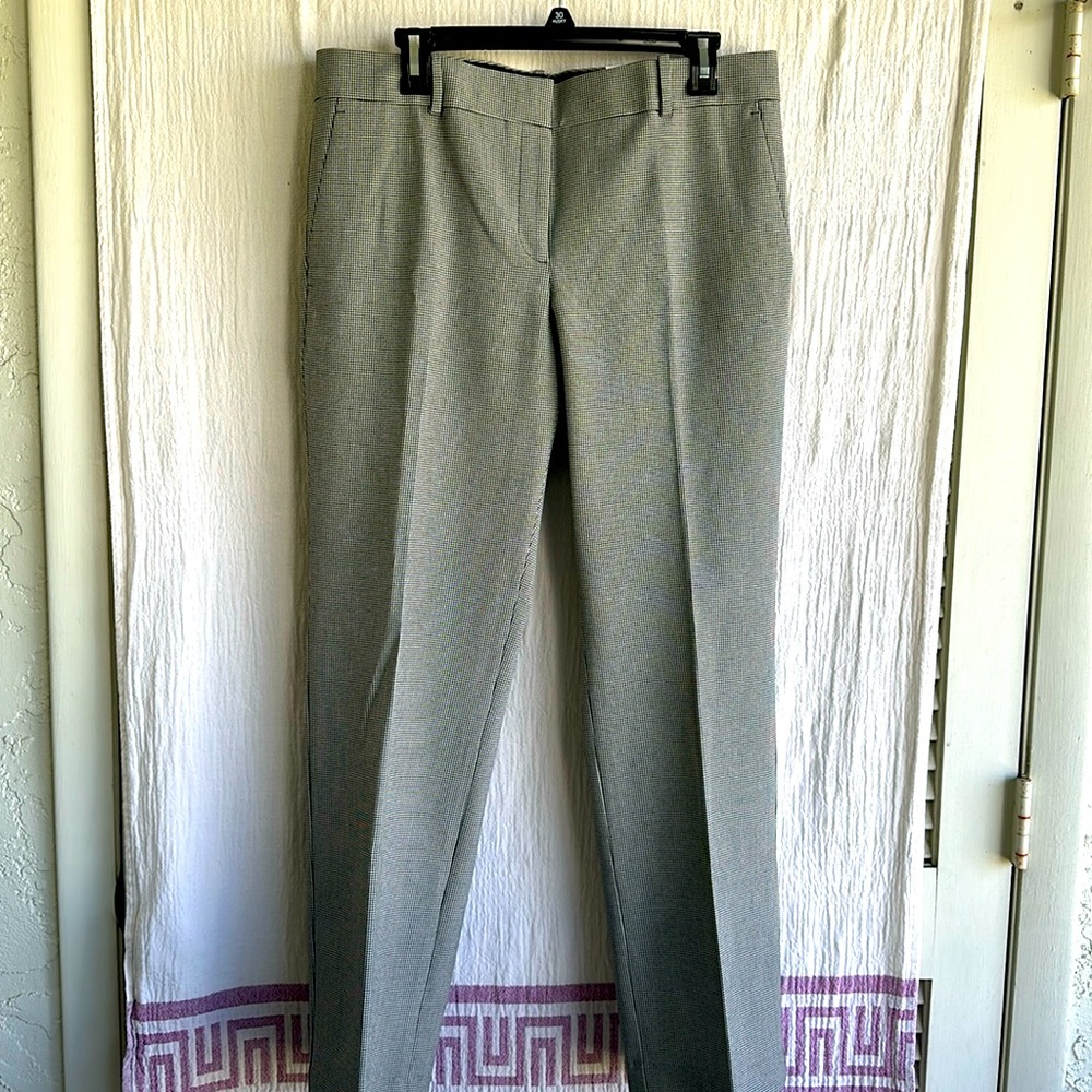 ANN TAYLOR Mid rise. Size 12. The Straight. Full length.